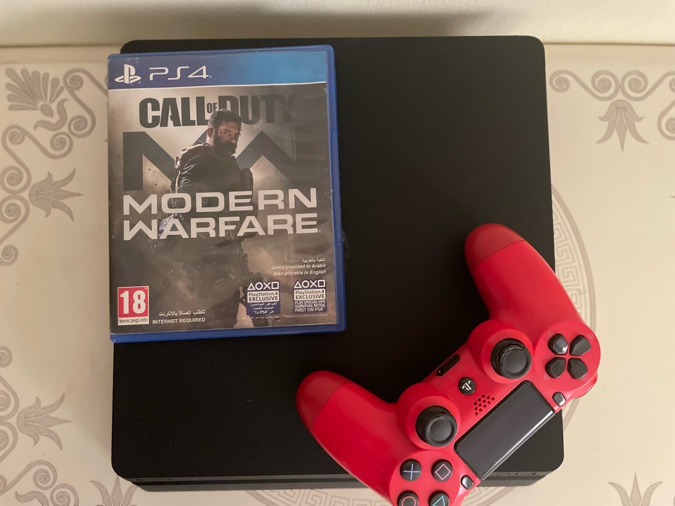 Ps4 سلم 
اونلاين ذاكرة 500 كيكا بايت 
مع قرص call of duty 
وثلاث يدات اثنين تجاريات و وحدة اصلية و مفتوح لغرض التنضيف فقط ما مبدل ولا قطعة مع كامل الملحقات الاصلية مال الشركة

السعر  220الف

للتواصل ***********