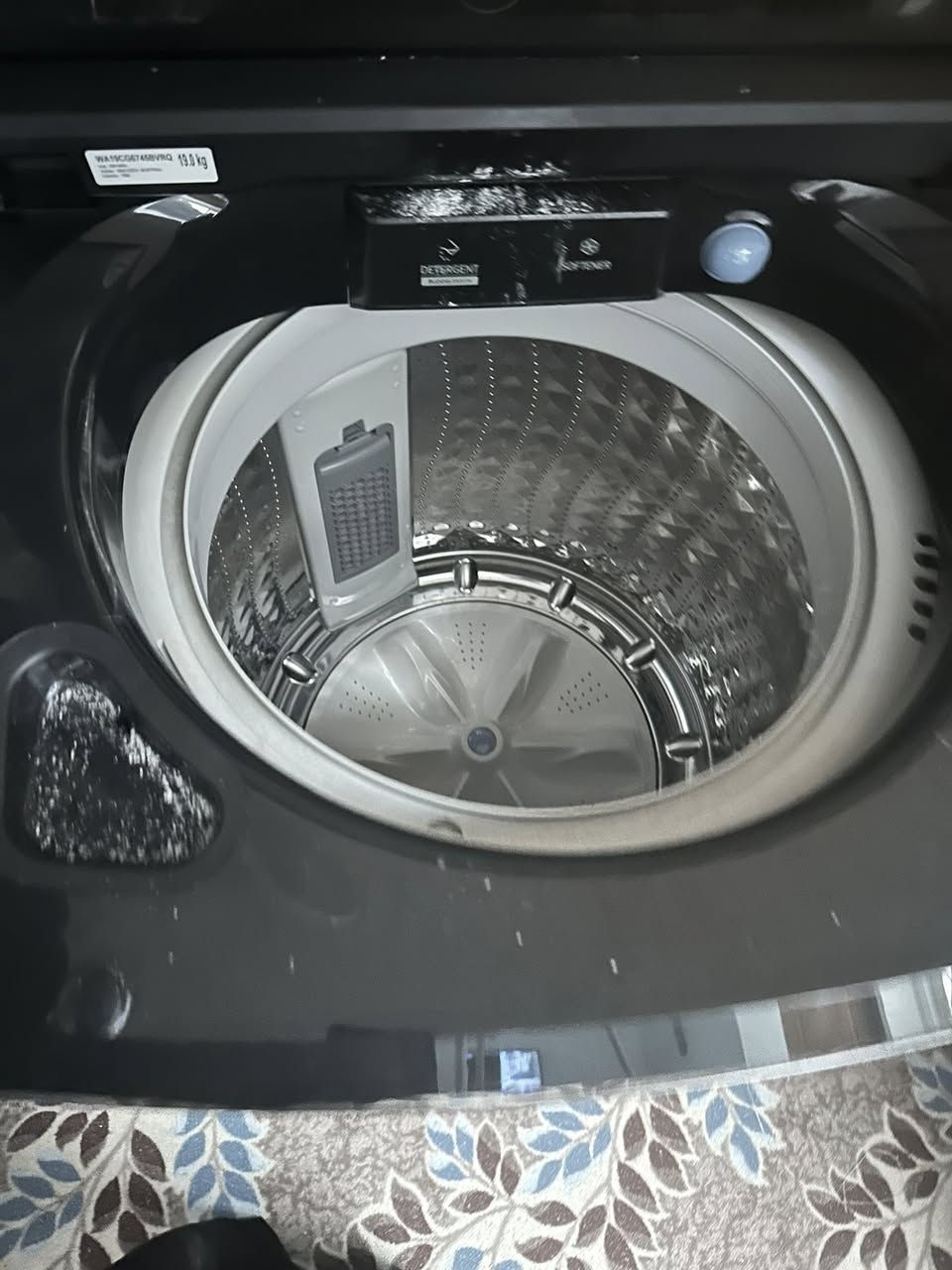 السلام عليكم
غساله اوتماتيك سامسونك غير مستخدمه كارتون 
مكاني الناصريه 
***********
