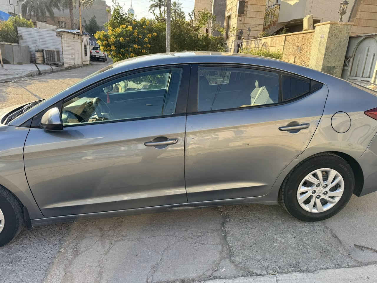 سلام عليكم النتره موديل  2018 وارد أمريكي سرقها دعاميه فقط و مكينه 2000 كير عادي سياره بدون حادث بدون صبغ سياره مكينه و كير ممفتوحا  السياره جاهزه رقم بغداد باسمي تحويل مباشر سعر سياره 120 ورقه وبيها مجال  //***********
