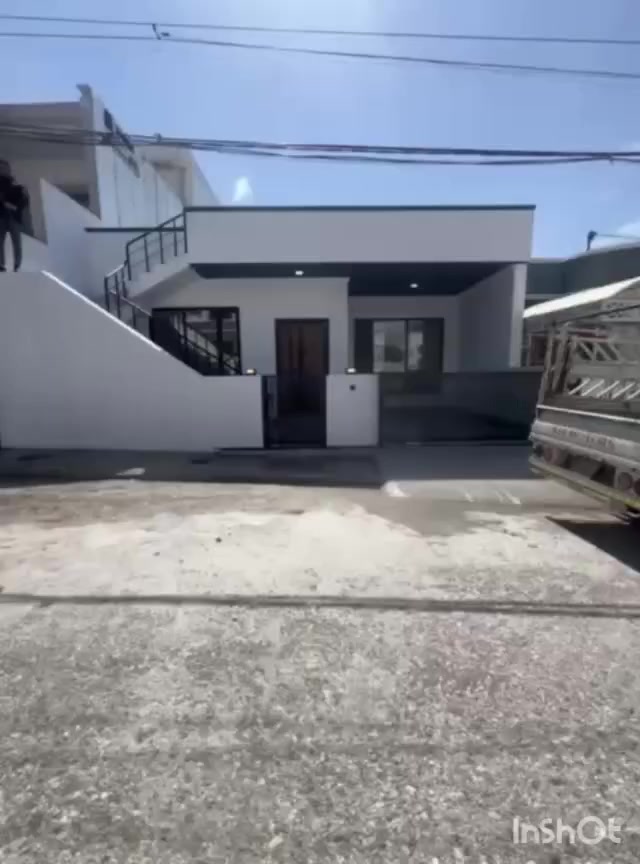 #کۆد_2261
#فرۆشتنی_خیرا....

خانووی تازە بۆفرۆشتن.طاپۆ
سلیمانی.بە کرە جۆی تازە
پشتی مە کتە بی علی ڕووشدی

ڕووبە ری 200مە ترە
ڕووی ئە زمە ڕ
کامل خە دە ماتە..

پیکهاتووە لە...
3نووستن..میوان..مە تبخ وهۆڵ کراوە..مووساعید..مووشتە مە لات وتە والیت وحمام..گە راجی سە یارە..

بؤزانياري زياتربه يوه ندی
 بكه به ژماره ته له فون 
فايبه ري
***********    تیل 
***********    تیل 
***********    تیل

https://www.facebook.com/نوسينگەی-کۆشکی-سلێمانی-104983254890997/
