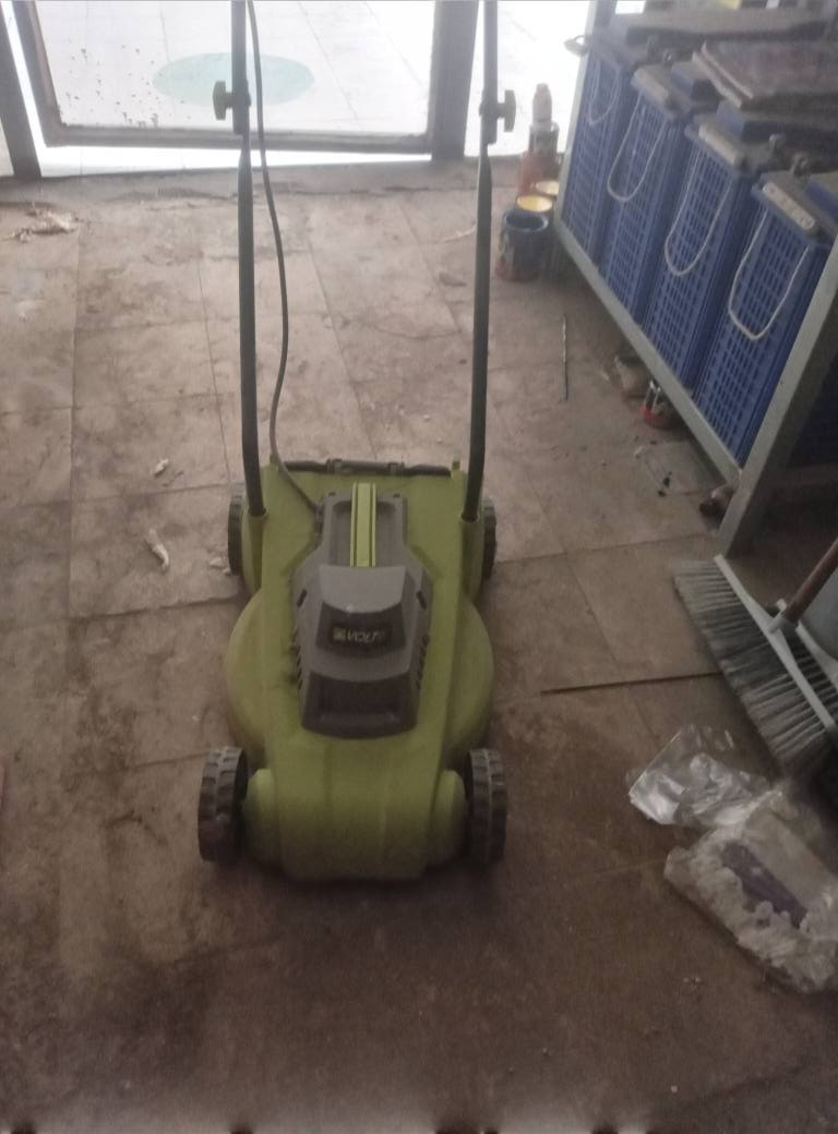 السلام عليكم
مكينه ثيل عدد ٢ شغالات 

بنص سعرهم 
للبيع العنوان بغداد 

راسل واتساب وتدلل 

***********
