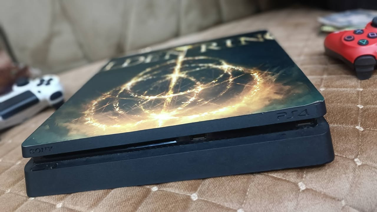 للبيع بلي فور سلم مهكر نضام 12 نضيف حيل ويا يدات ثنين والعابه حيل قوية جهاز مال بيت نضيف سعره 255 وبي مجال ***********
