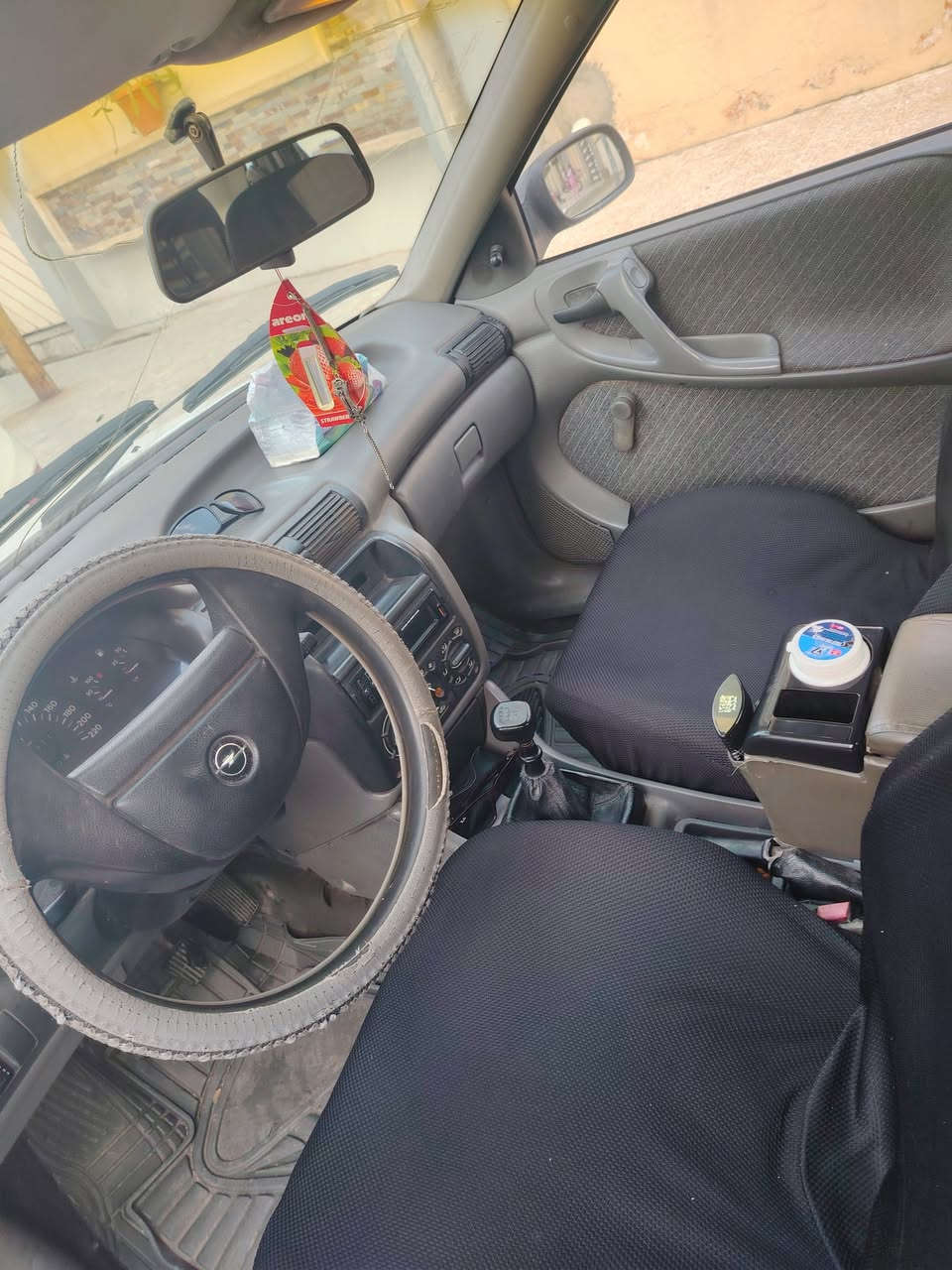 السلام عليكم
استرا مديل 1993 محرك 16 كير عادي
بدون ضرر بدون صبغ والقشر كدام العين داخل نضيف 
كوبون موجود
رقم نينوى الماني
وكاله وتحويل 
السعر 40 
غير متواجد على الفيس اتصل على الرقم
***********
اخي الكريم ماعجبك السعر صلي على النبي واعبر
