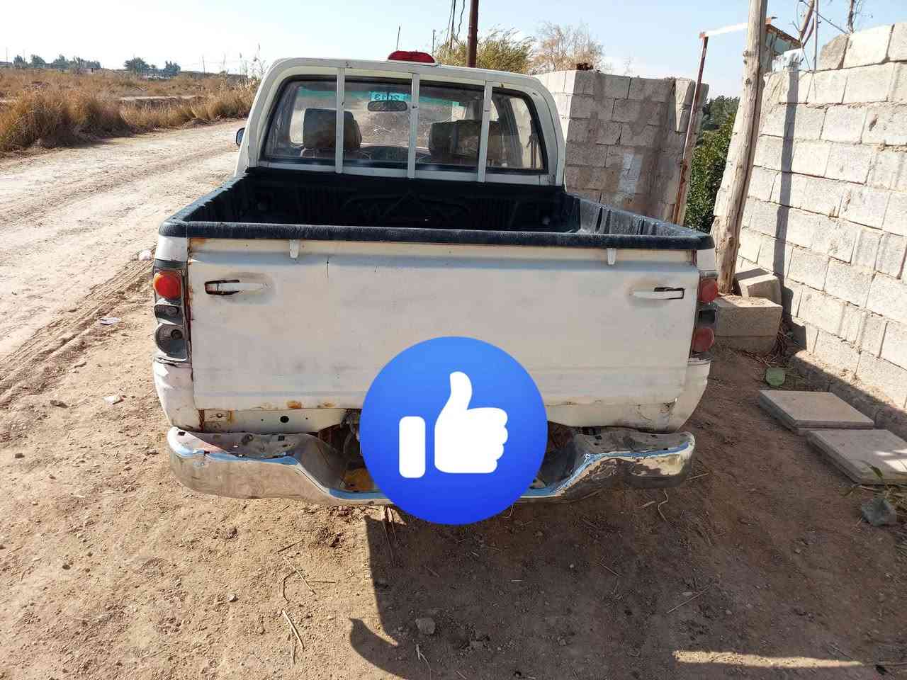 سلام عليكم فتون لبيع جاهزه مجهزه من كلشي سياره حلوه خير من الله سياره مال جناي كهرباءيات باتري تخم تاير تتفتح وتتقفل عل ريموت قرفته على وضع شركه سعر 55وبيه مجال لشراي رقم سياره واسط والعنوان واسط قضاء العزيزية الاتصال ***********
