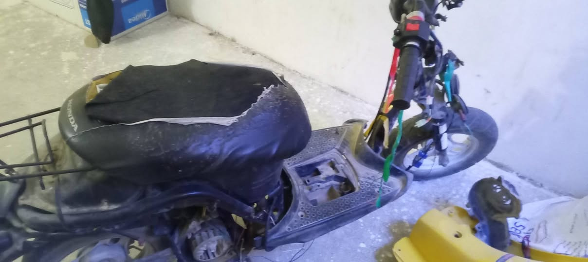 سلام عليكم شباب مره خصت المدير شباب عندي هاي الدرجه كلاسك 60للبيع عطلها نكطع زنجيلها درجه مفتوحه مره وحده المكينه ابيع كوم حديد سعر 75الف 
مكني البصره الزبير حي القاد رقمي *********** بفقط بس الشري نتصل وشكرن
