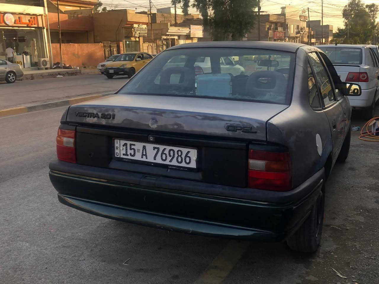 اوبل فكترا للبيع
موديل 1991 محدثة 95 

حجم 20 

محرك كير شرط 

حداديه طخم جداد 

يحتاجلها صبغ بس 

سنويه باسمي شرط التحويل 

كاربون بانزين بيها 

كهربائية كلها شغاله 

سعر 33 بيها مجال 

الاتصال ع رقم 

***********

***********
