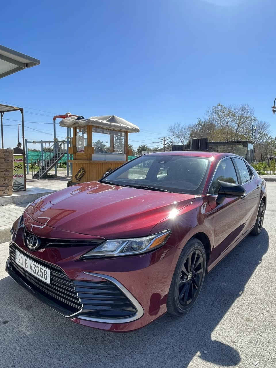 السلام عليكم كامري للبيع 2022 
ضرر قبق صندوك فقط
سياره كلش حلوه ونضيفه ماشيه (67)ألف 
رقم سليمانيه بأسمي تحويل ثان يوم 
(LE) معروفه مواصفات 
السعر (173) وبي مجال 
مكان كركوك 
رقم الهاتف (***********)
