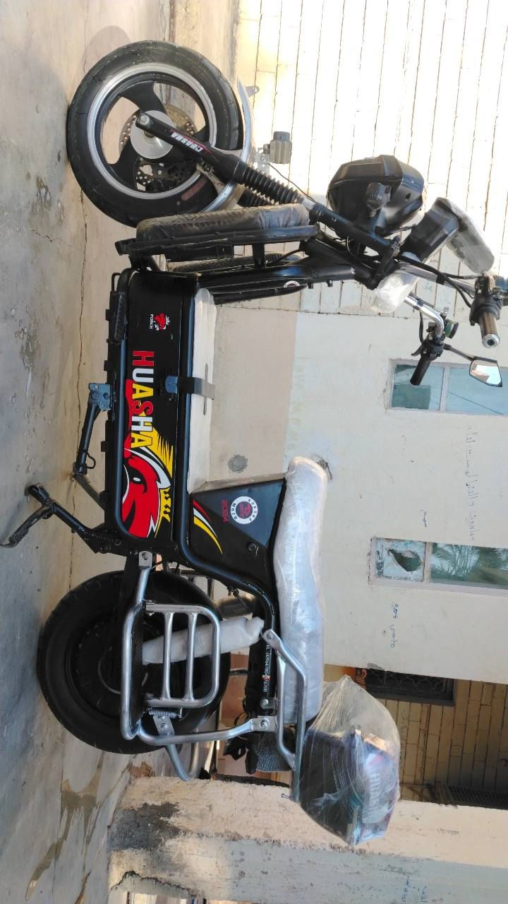 سلام عليكم للبيع موطور هيوشه 2021 باترياته زينه بس ابيعلك نص عمر يمشيك 4اشهر تايرات جدد ولكشر كدامك السعر 400وبي مجال للاتصال ***********
