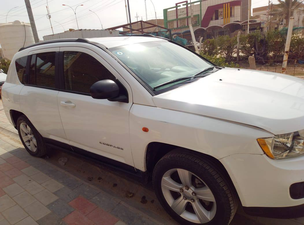 اسلام عليكم
 سياره جيب كمباس 
مديل 16
 حادث بنيد و مداكر مكينه اربعه
 ماشيه 90 الف 
وتبريد ثلج 
رقم انكليزي 
تحويل ثاني
 يوم سعر 97 وبيها مجال بسيط 
رقم *********** 
مكاني ناصريه مركز
