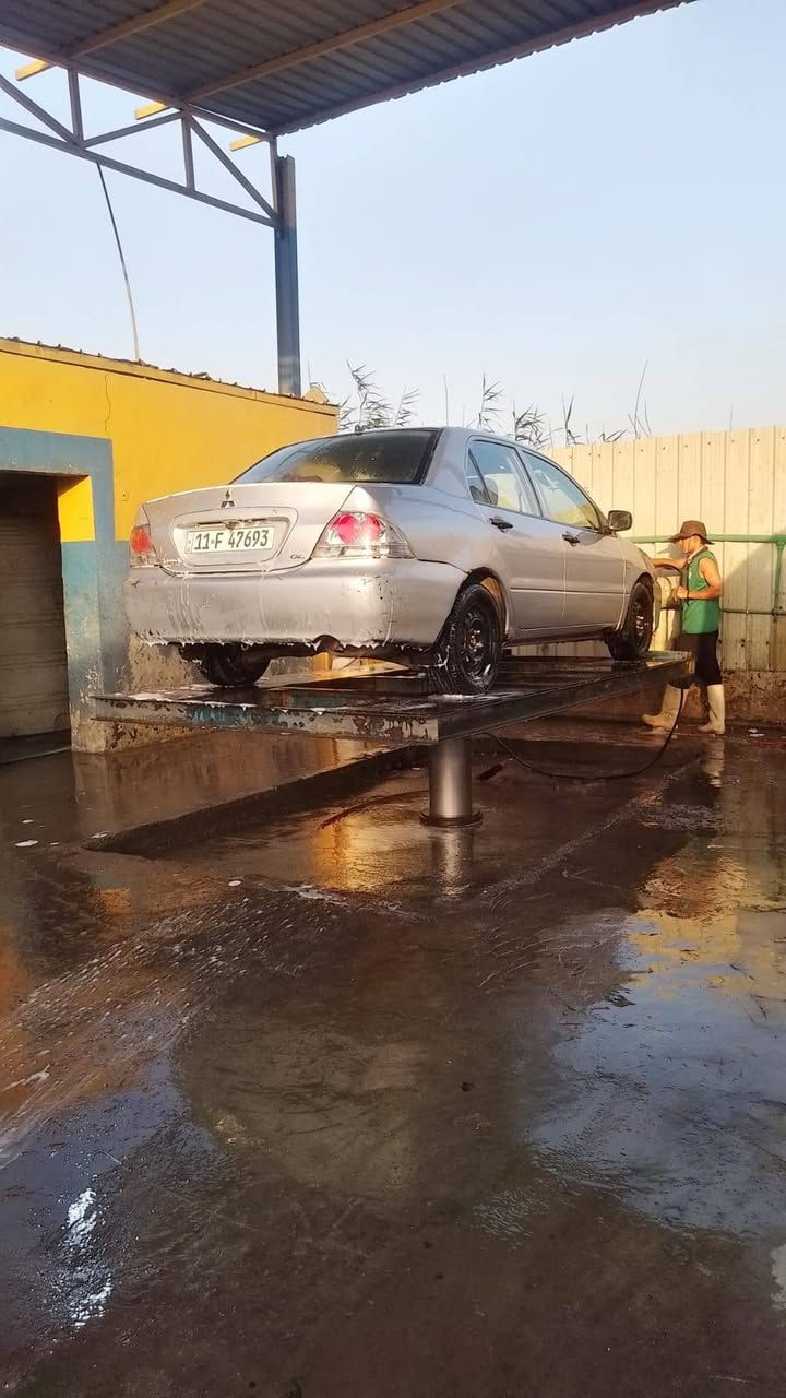 السلام عليكم عندي لانسر ٢٠٠٧ رقم بغداد بسمي السيارة مكفولة من ضربة او صبغ بس خشم الجاملغ لأيمن بية تصليح كير و محرك جيد جدا كهربائيات كل شغاله السعر ٦٨ وبية مجال حك الجية مكان السيارة في مدينة بسماية  ***********  بية وتس اب
