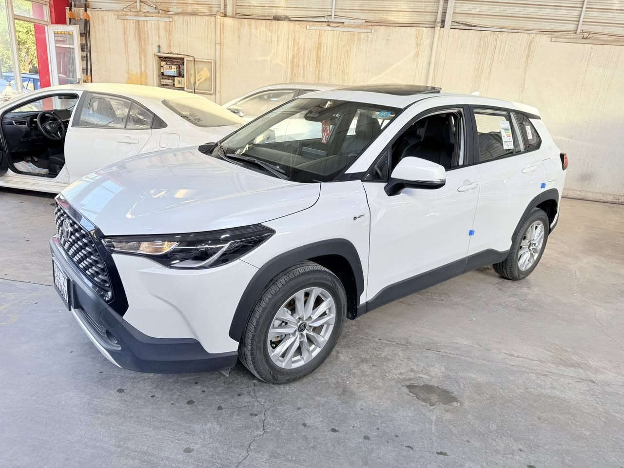 يهديكم معرض المميز لتجارة السيارات الحديثه آرق التحيات 🌿🙏. 

  ونخبركم عن توفر تيوتا كورلا كروز موديل 2025مكفولة كفاله عامة سونار مرفق بل منشور 

  عداد المسافة المقطوعه:29الف كيلو متر 

  🔑مفتاح تشغيل بصمة 

  🔑بصمة أبواب دخول ذكي

  🌿فتحة سقف 

🌿كشنات جلد 

🌿تحكمات مقود جهتين 

🌿قطعتين تبريد 

🌿هندبريك بصمة 

🖥️شاشة كبيرة بلادية تدعم كار بلي 

📷كامرة خلفية دوارة 

📍مود درايف 

📍مانع انزلاق 

📍اوتو هولد 

السعر :26.200.000مليون دينار عراقي 

موقعنا: بغداد الكريعات شارع الوقف السني معرض المميز 

***********ياسين
