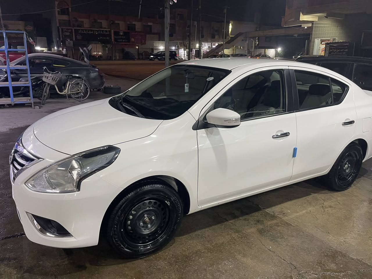 نيسان صني ٢٠٢٥ ماشيه ٧ الف بحالة الوكاله كامل مواصفات 
مكفول كفاله عامه السعر ١٣٠ وبيها مجال رقم اربيل مكاني بأسمي مكاني بغداد حي حطين 
   واتس ***********
