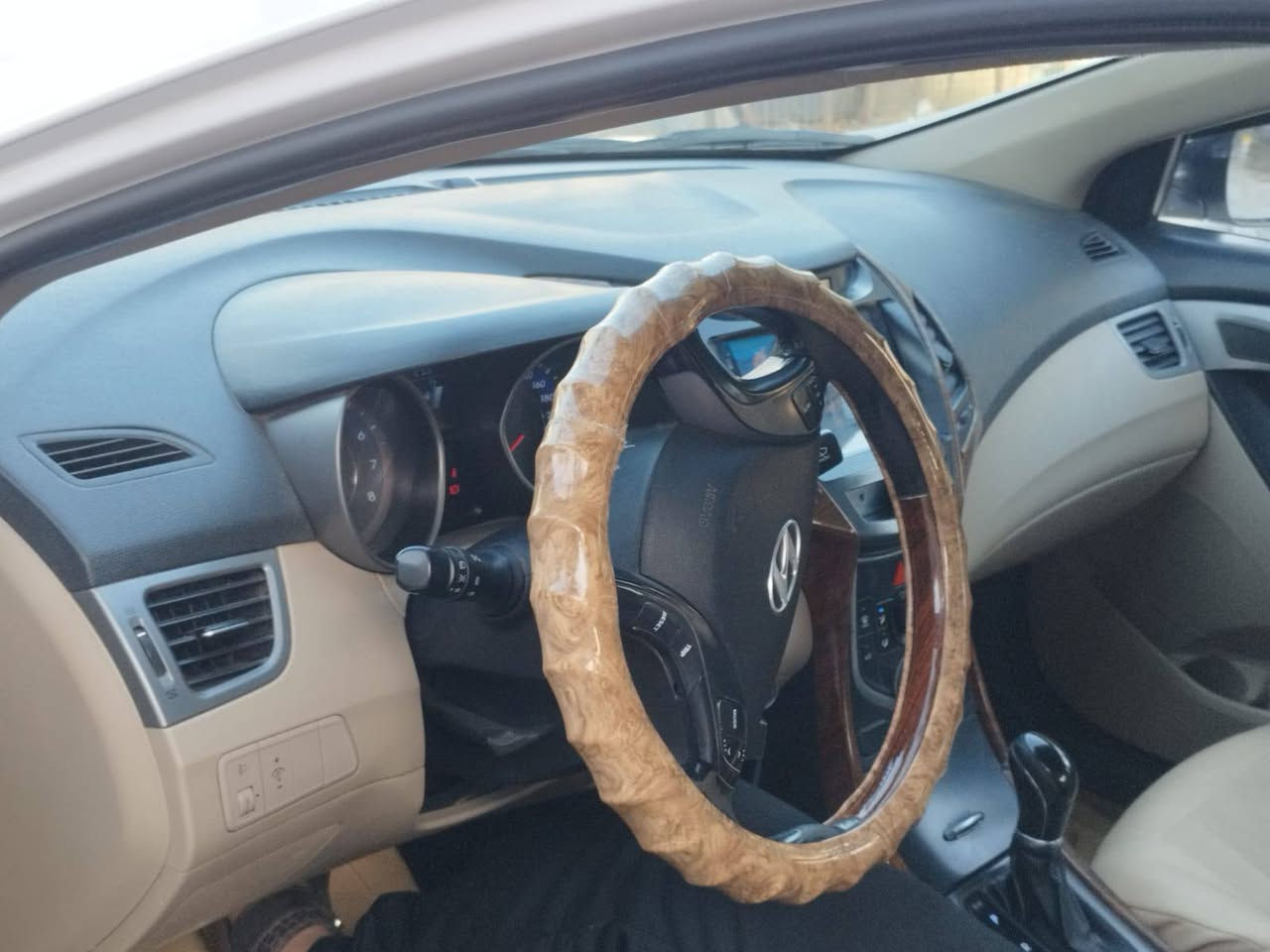 سلام عليكم انترا موديل 2015 فول موصفات بيه بارد قليل   السعر 122 بيه مجال قليل حق الجيه مكاني كربلاء  رقمي ***********
