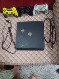 بلي ستيشن 4 سلم مستعمل نضيف السعر 350 بي مجال 07742310508 وبي واتساب