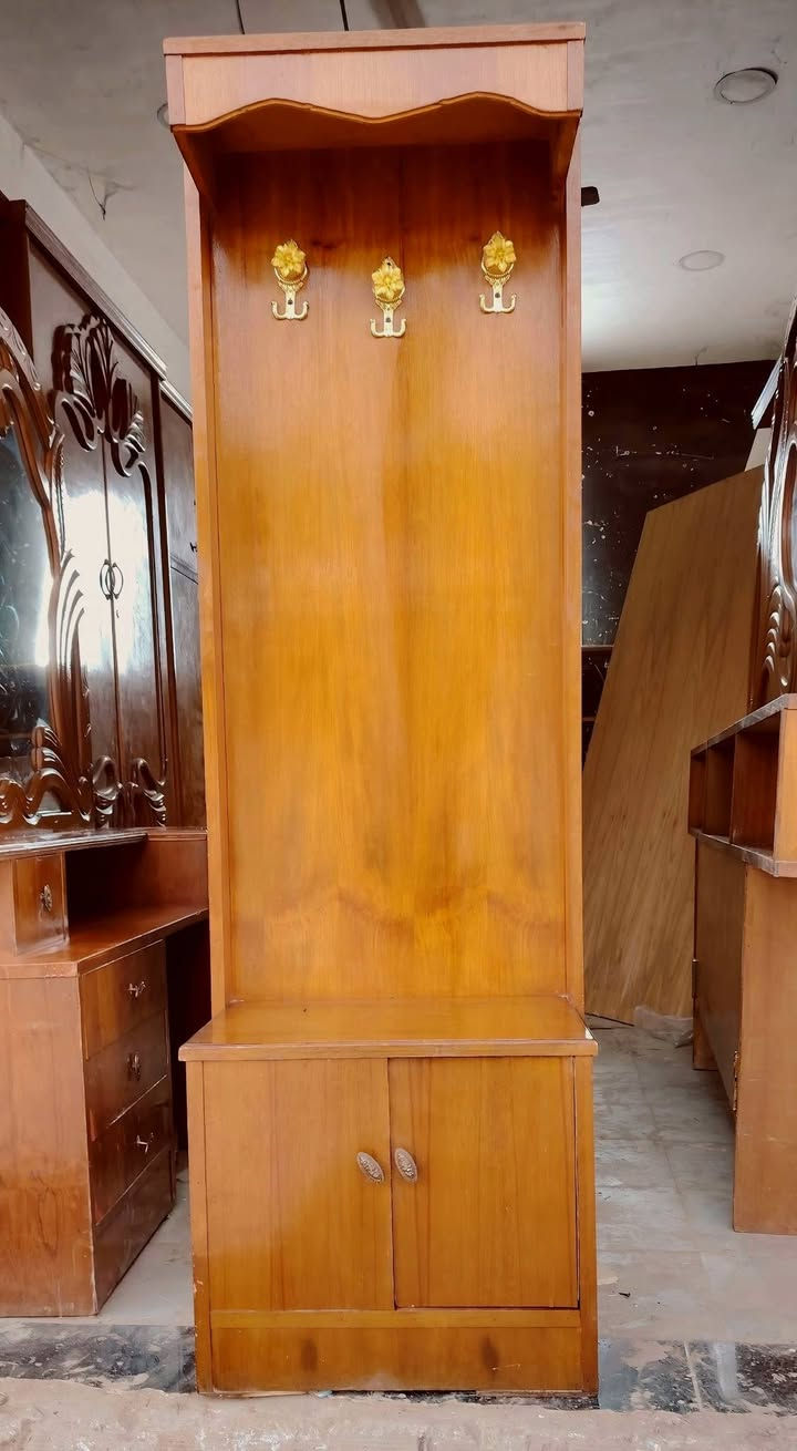 غرفة ٦ابواب ملحق صاج داخل وخارج غرفة نظيفة الارتفاع مترين ونص والعرض ٣امتار ونص السعر ٦٠٠ مكاني بغداد الشعلة هاتف *********** وبيه واتساب
