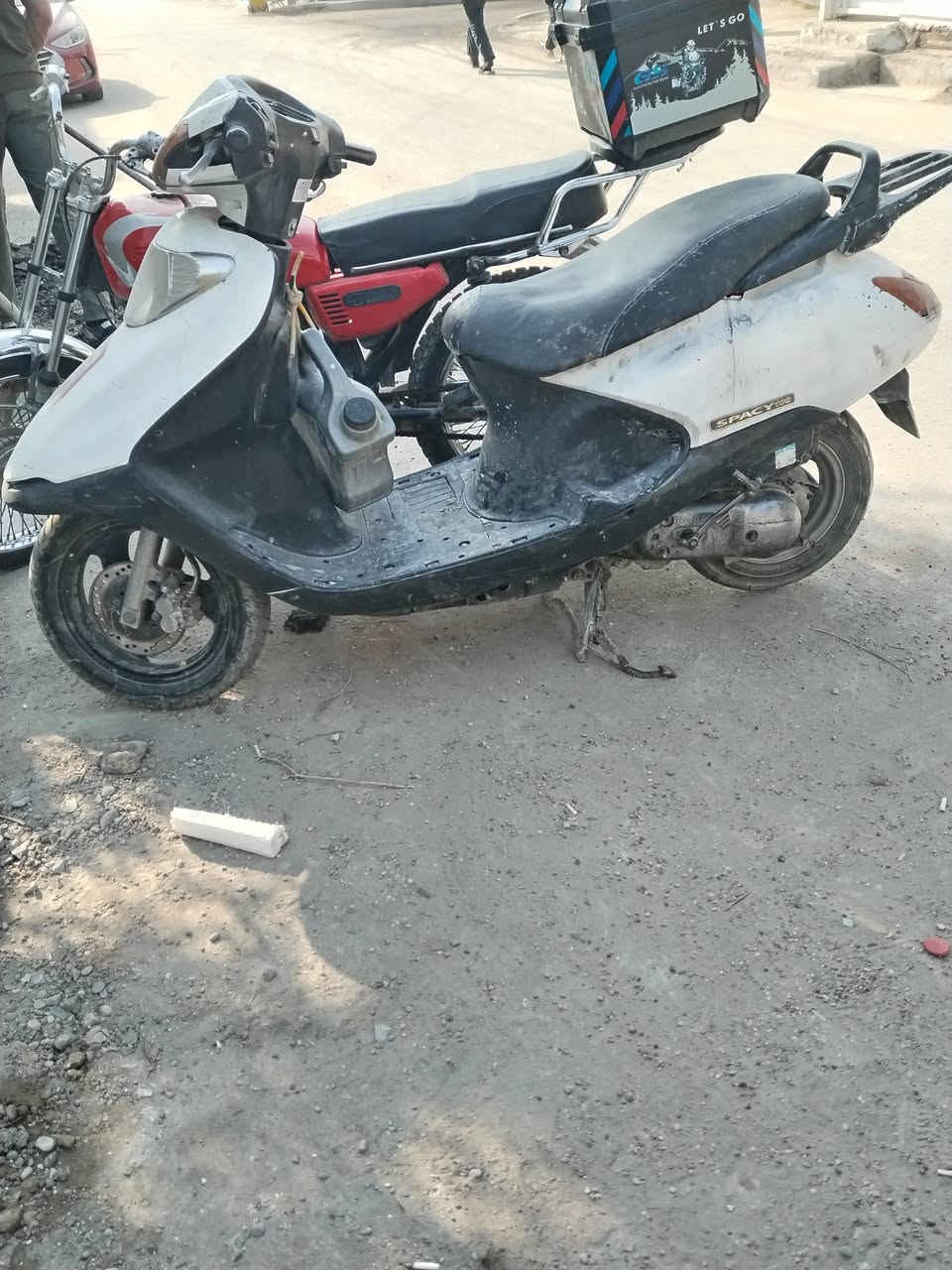 السلا م عليكم ورحمة الله وبركاته
اسبيسي نضيفه اي نقص مابيه
المكان بغداد الرئاسه مال العبيدي شارع عشرين *********** السعر  300قفل
