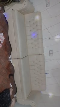 كنب • صالون