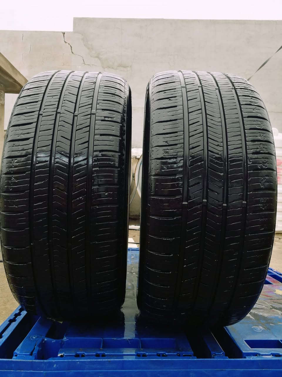 زوج تاير نكسن كوري اصلي
قياس 235/50/17
كولش نظاف مثل ماموضح بالصورة 
الي يفيده يراسلني عل خاص 
مكان : دهوك
عندي توصيل


**إذا كنت صاحب هذا الإعلان وتريد حذفه لأي سبب، رجاءا أرسل رسالة إلى الدعم الفني**