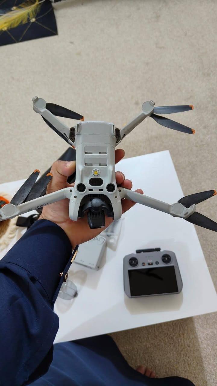 مني 4 برو كومبو نضيف جدا سعر مليون و350 
***********
