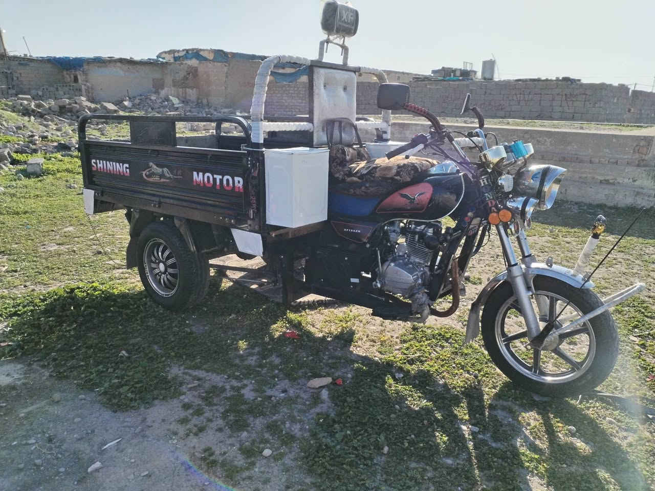 اخواني السلام عليكم عندي ايه الستوتين للبيع الموديل 21 اثنيناتهن الشراي اتصل على رقم ***********
