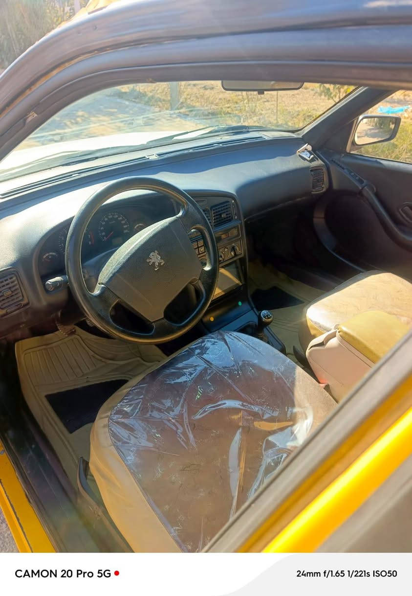 سلام عليكم للبيع بيجو 405 تخم تواير جدد تبريد شغال عايزه بس غاز كير محرك مكفولات مصفره هيئه وغرامات سياره ما ناقصه شي بيع مستعجل سعر 20 وبيه مجال حك الجيه‏‪***********‬‏ ما متواجد عل فيس
