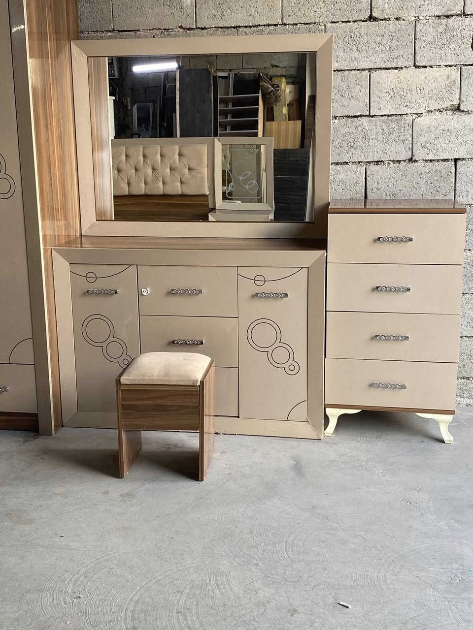 غرفه نوم تركي شرط آخر. الجديد. 9 قطع. السعر. ع رقم ‭0788 894 9966‬
