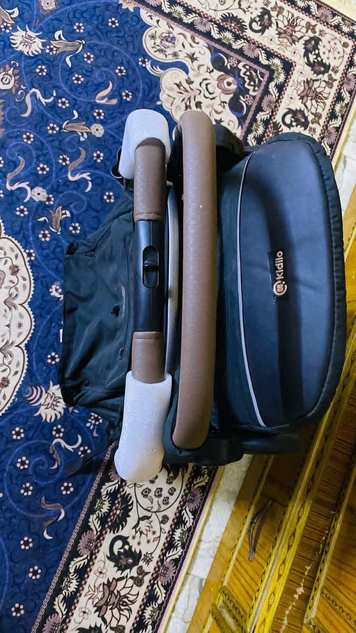 عربانه جديده بالجيس ماركه كيدلو منام وجلوس وستلقاء مكان بغداد مدينةالصدرحيالكوفه السعر ١٠٠ وبيها مجال  بسيط وهاذ رقم للاتصال ***********
