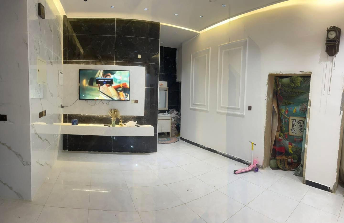 . دار للبيع حي النفط الزراعي جهة دكتور احمد مطر 

 المساحه (200) متر واجه 10 ونزال 20 سنة البناء 2025

بناء حديث  السقف اعكاده  طابق واحد 

غرفتين. وصاله واستقبال مطبخ ومجمع صحي داخلي وخارجي 

السعر (90) 

للاستفسار الاتصال ع الرقم (***********)
