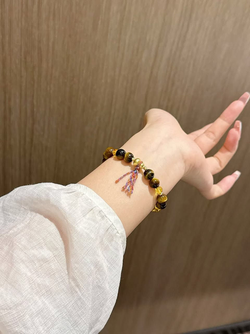 Tiger's Eye Radiance, Amber's Enduring Legacy
We present this unique energy combination bracelet, skillfully combining two natural gemstones—tiger's eye and amber—to create an everyday companion that protects your balance and strength.

✨ Tiger's Eye - Your Shield of Courage
Like the eye of a tiger, its golden light flows.

🌸 Amber - Your Gentle Wings
Sealing within it millions of years of time and the spirit of plants, like a natural miniature painting.

Who is it suitable for?

▸ Those facing challenges who need to enhance their confidence and decisiveness

▸ Those seeking emotional balance and yearning to release stress

▸ Creative workers who need both inspiration and stability

▸ Those who cherish unique natural jewelry and love the stories of nature.

讓這款手鍊陪伴你，在生活的每個場景中，既擁有面對世界的堅韌鎧甲，也保持內心深處的那份柔軟與寧靜。

If you would like this subtle beauty to become your daily companion, write to me 
📩WhatsApp：8613308361107

Don't wait, because a bracelet like this will probably never appear again


**إذا كنت صاحب هذا الإعلان وتريد حذفه لأي سبب، رجاءا أرسل رسالة إلى الدعم الفني**