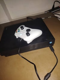 xbox on واحد تيرا ويا 3 جوستكات نضيف مابي شتراك رايدة 200 وبي مجال بصي...