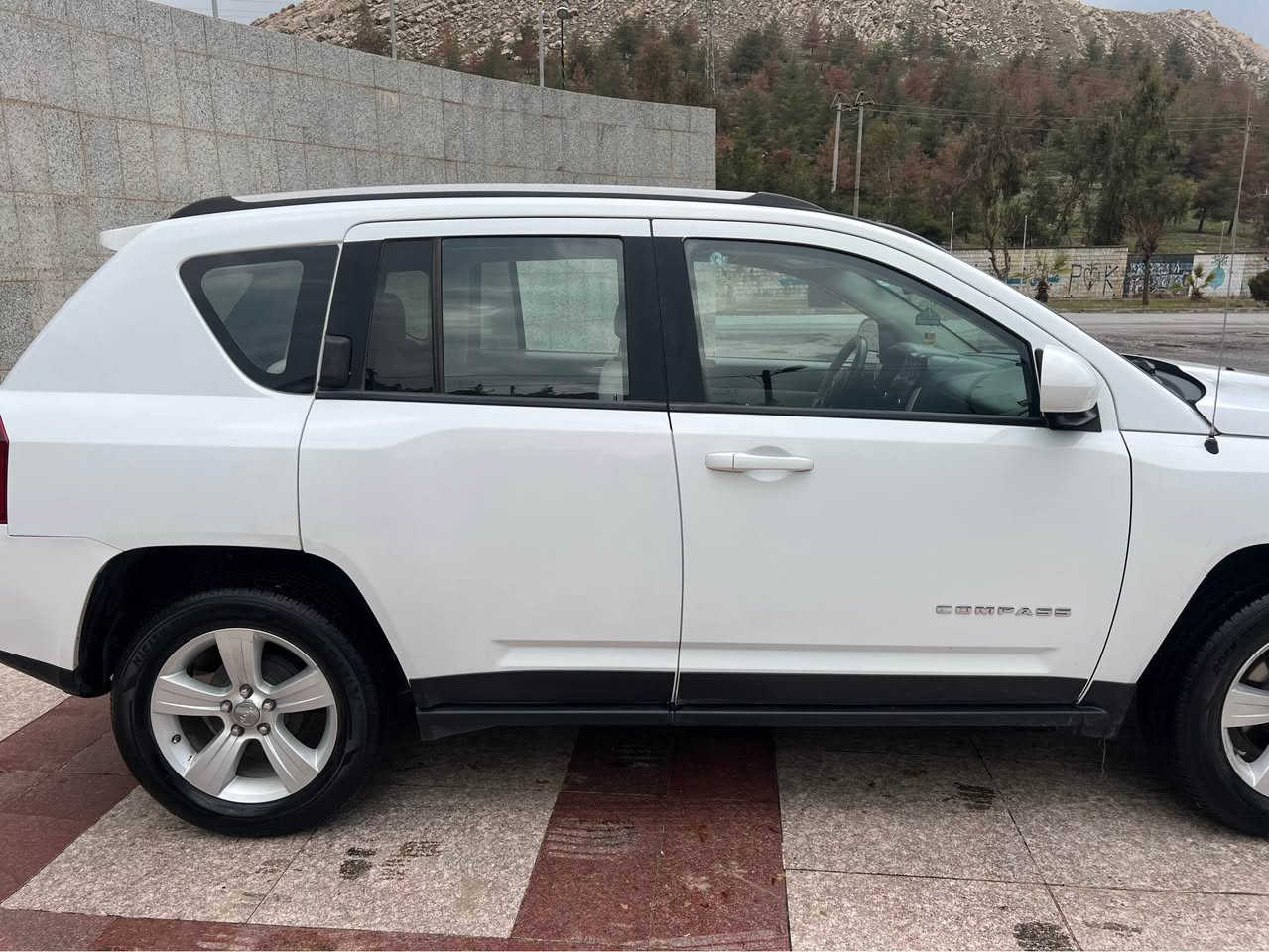 Jeep compass 2016 
مەکینە 20 
کوشن کرێمی
کامل لایت زینۆنی ئەسڵ
کوشن هیتەر 
شەغال
تەعدیل سورعە
کلین تایتڵ هیچی پێوەنیە تەنها یەک دوو شوێن قەڵەم کاریە و تەواو 
گێڕ و مەکینە بەشەرت نەکراوە 
95 هەزار ڕۆشتوە
سەنەوی تا مانگی 9/2028 نوێیە
کامل سێرڤسی بۆ کراوە ڕۆن و هایدرۆلیکی گێڕی تازە گۆڕاوە شەریکەی mutul
هەموو زانیاریەکانم نوسیوە مشتەری تەلەفۆن بکە یان نامە بنێرە لەخزمەت دام شوێم چواقوڕنە
***********
*********** رانية, السليمانية
