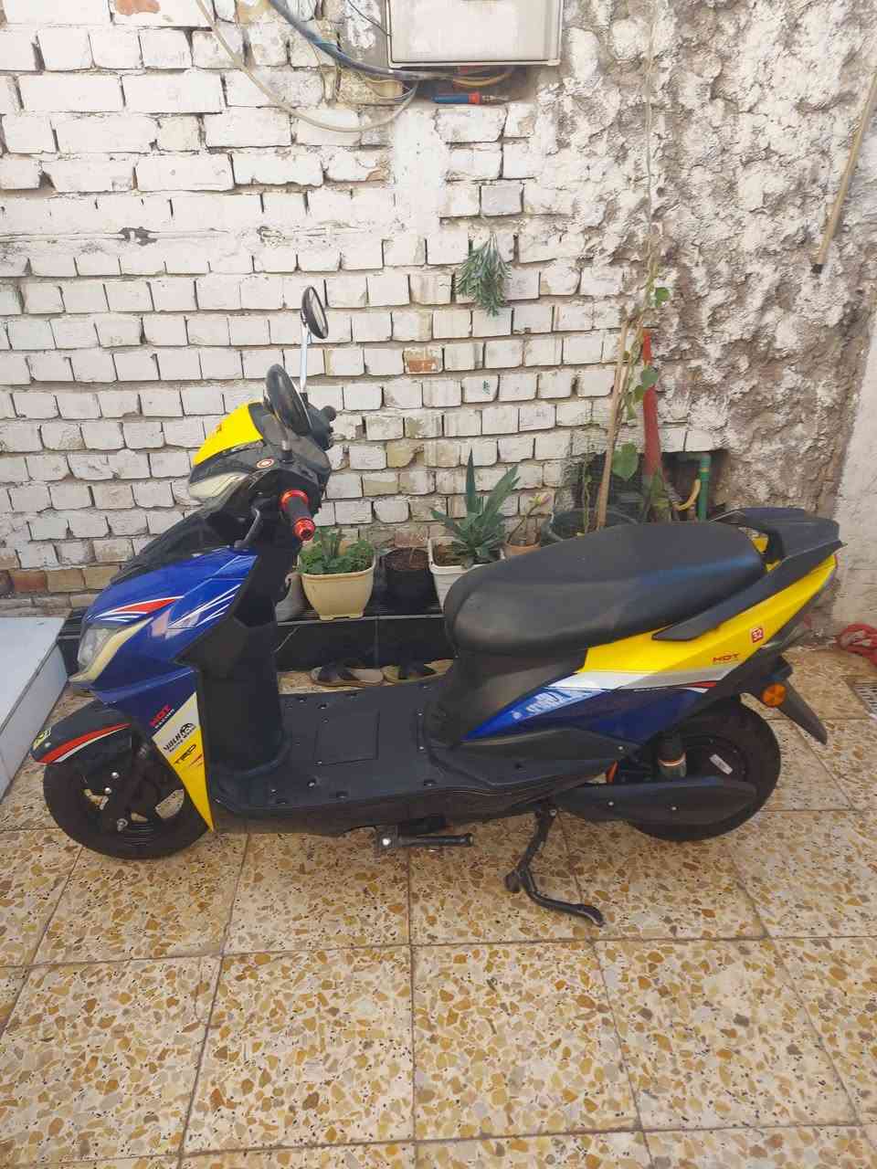 دراجه شحن سكنس موديل 25 ملف 2000 تمشيك 50 كيلو سرعته حقيقه80 سعر 650 بغداد طالبيه راقم ***********
