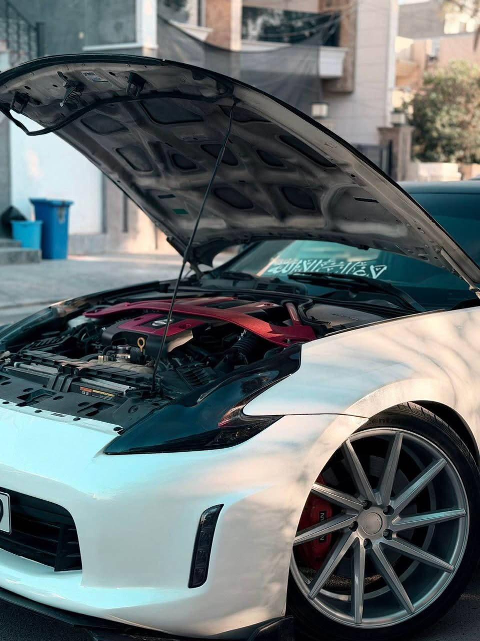 السلام عليكم نيسان Z nismo خليجية موديل 2010 بيها قطعتين و نص صبغ اثر شخوط بدون لا دواخل ولا معجون مكينة كير صدر اكسل الباقي كلة مكفول بدون اي نقص تخم تايرات جديد 
داخل احمر   كشنات جلد.  كشنات كهرباء 
تدفئة و تبريد كشنات مري شفط و السيارة كلش حلوة و مميزة و جديدة ضمان ppf الاسود جوا مكفول بدون اي شخص او اي بارد سويتة جمالية 
عليهة سستم صوت و مرتب
سعر السيارة 120 ورقة 
مكان السيارة الاعظمية
للاتصال او الاستفسار *********** بغداد, العراق
