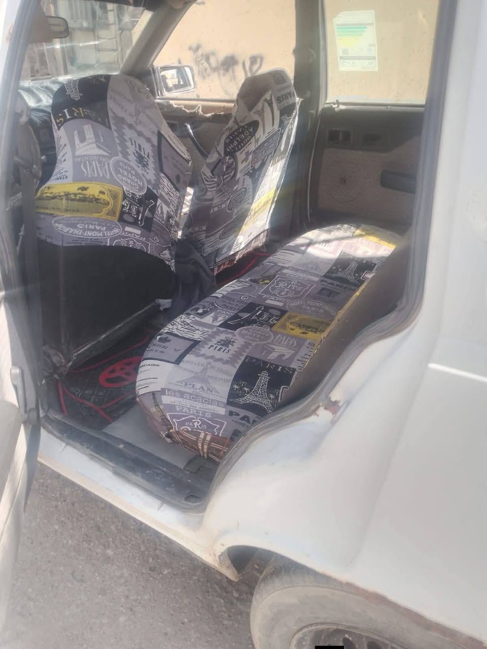 من رخصه الادمن اوبل كاديت ستيشن موديل ٩١ لون ابيض رقم انبار انكليزي هزه جديده سنويه لل٢٩ تحويل مباشر بلاديه محرك ١٨٠٠جديد كيرعادي السعر ٢٦وبيها مجال قليل الاتصال ***********
