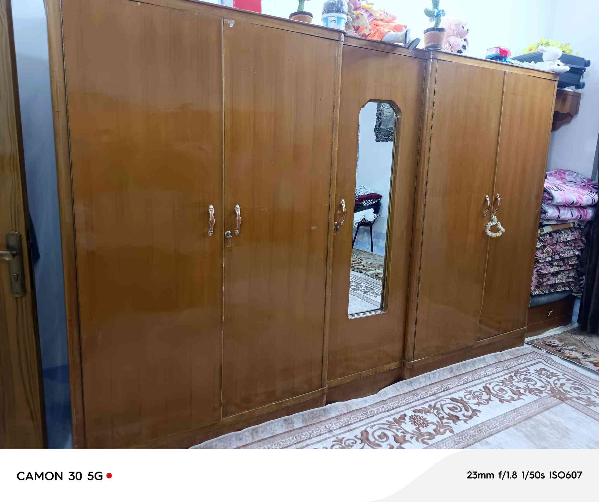 غرفه نوم صاج خشب عراقي اصليه للبيع 350
***********
