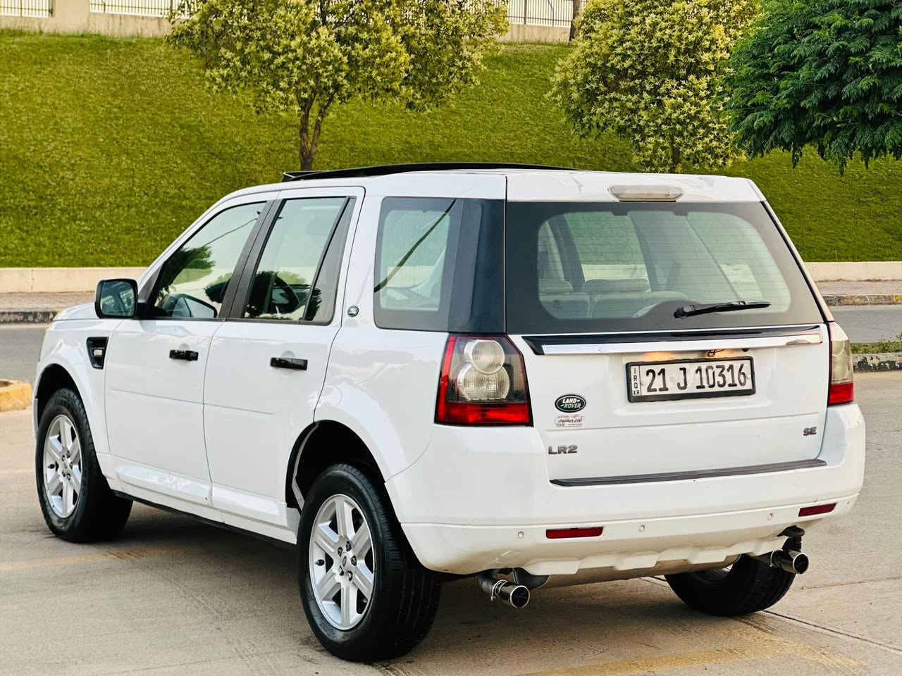 Land Rover   LR2   SE   2011 
سفري شةريكةي سةردارة 
مةكينةي ٦ بستوني  بي توربوية
١٧٠ هةزار كيلومتر روشتوة
گێڕو مەکینەي نةكراوةتةوة
سةنةويو رةقةمي تازةية
٤ تايةي تازةي لة ژيراية
سةيارةكة زور پاكو بي نو قسانية  
بوياخي نية ٢ جيگا تةعديلي ساردي هةية

فول مواسةفاتة

بةسمة 
پانوراما
ناوزةرد
ناو فورميكا
٦ سيدية
حاسةية
ئاوينةي شةفتة
٥ مودي دةبل اكسل
لايت عةدةسةو زينونة
كوشن جلد 
كوشن كاره باي

سةيارةكة لةسليمانية

سعري ٩٢ $ 
📞 ***********

===============================

land rover  LR2  se

سيارة موديل ٢٠١١  خليجية شركة سردار
محرك ٦ سلندر تنفس طبيعي  بدون تيربو
ماشي ١٧٠ الف
گير محرك مامفتوح
سنوي رقم جديد
تخم تاير جديد
سيارة حيل حلوة مابي نقص 
مابي صبغ  بي ٢ مكان تعديل بارد

فول مواصفات

بصمة
پانورما
داخل اسفر
داخل ساج
سيدي چنجر
حاسة
مرايت شفت
٥ مود فوريل
مازدات عدسة زينون
كشن جلد
كشن كهرباء
تحكمات ستيرن

مكان سيارة سليمانية

سعر ٩٢$ 
📞 *********** السليمانية, العراق
