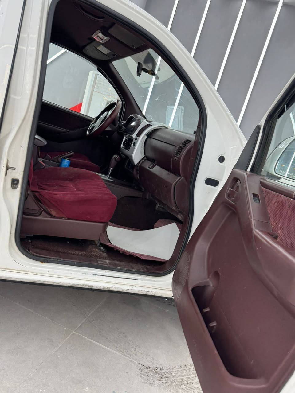 بيكب نيفاره للبيع  كير اوتماتيكي 
موديل ٢٠١٤ نظيفه كير مكينه كفاله 
مكانها بغداد رقمها بصره الماني تحويل ثاني يوم

رقم صاحب سيارة ***********
