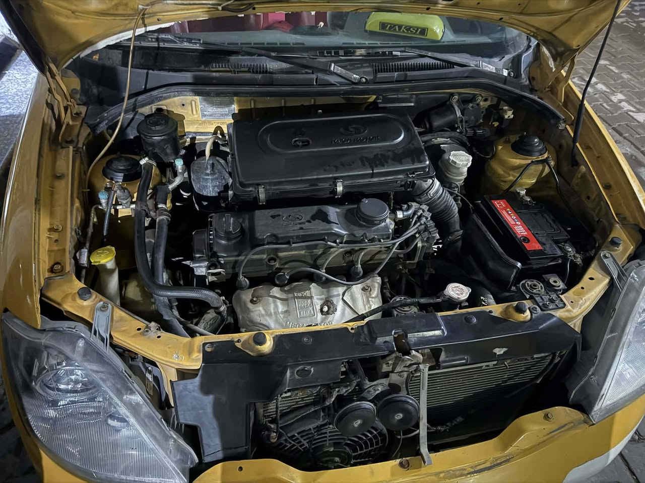 سلام عليكم سياره طيبه للبيع مديل 15 مكان بغداد منطقة الحريه سياره مكفوله كفاله عامه كير ومكينه وشاصي ولغد مكفولات سياره شوفت عينك نضيفه كلش احلى من صوره بسمي تحويل ثاني يوم السعر 43 وبيها مجال حق الجيه *********** واتساب ماسنجر
