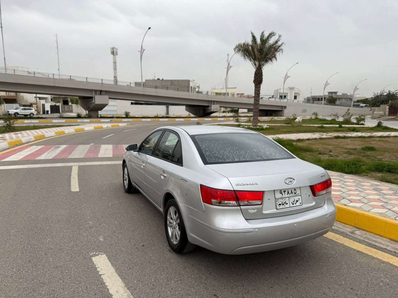 السلام عليكم للبيع فقط نقد بسعر مناسب (105) 
سوناتا خليجي 2009 محرك 20 دوش مرغوب محرك وكير شرط برغي مامفتوح مكفولات
بيها صبغ جاملغ سكن فقط بدون دواخل بدون ايرباك بدون ضربة شرط 
مواصفات ABS تحكم ستيرن مرايات شفط ويل كروم حساسات 
سيارة جديدة وبدون نواقص خير من الله وبالعافية على الياخذها 
صدر وتايرات بطارية تبريد كله شرط 
رقم سليمانية وبسمي وبيها بطاقة بانزين 
مكاني كركوك شارع القدس وهذا رقمي 
*********** خابر وبخدمتك كركوك, العراق
