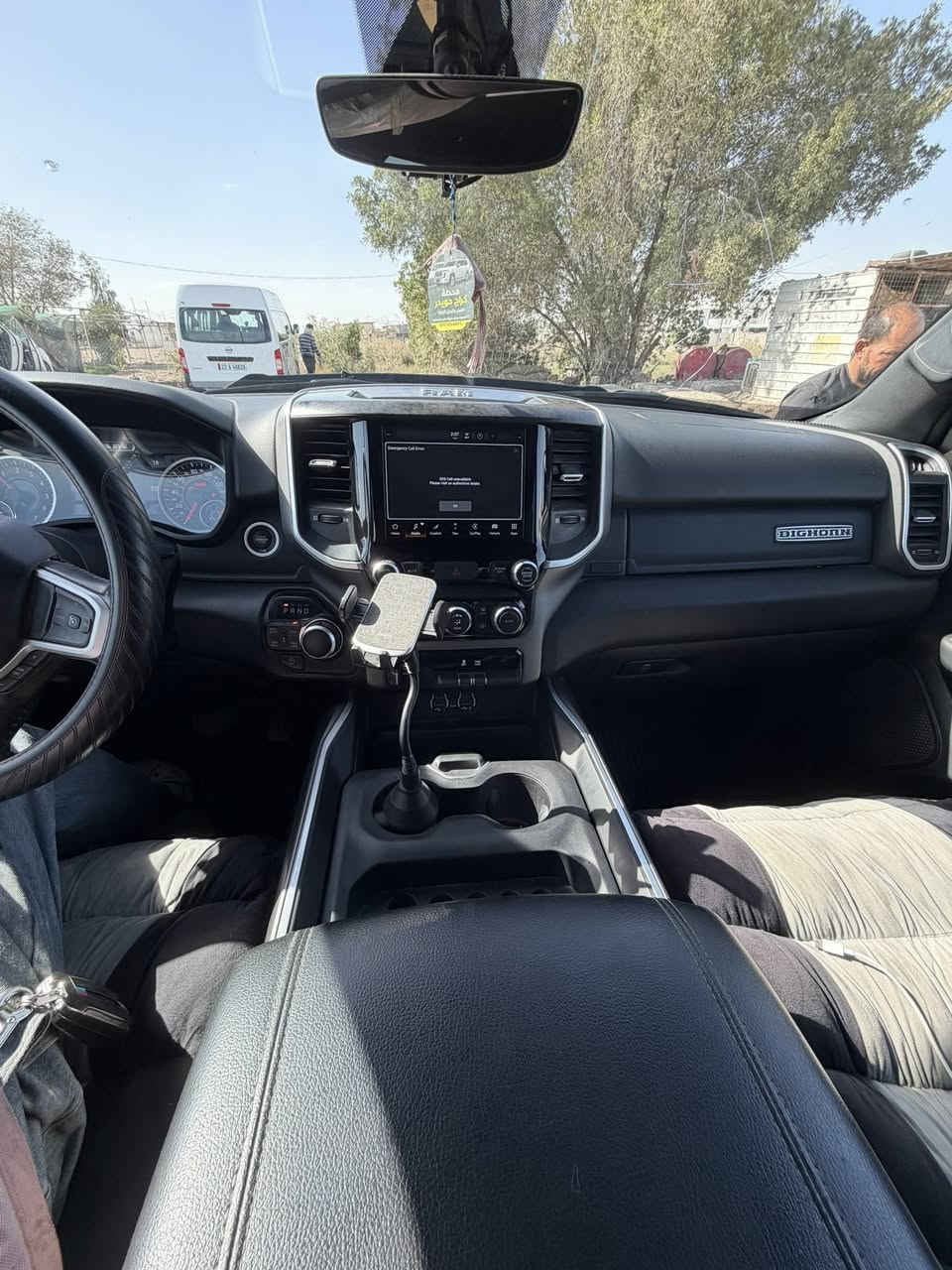 للبيع رام موديل ٢٢   V8 ٥٧٠٠  السعر ٢٦٠ او بيهة مجال
***********
