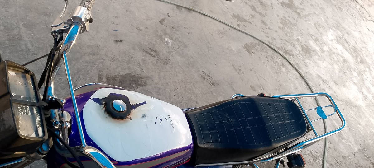 السلام عليكم دراجه تايكر موديل 21 دراجه خير من الله ما نقصه اي شي كهربائي كله شغاله اوراق اصوليه العنوان واسط قضاء العزيزية السعر 350بيه مجال رقم ***********
