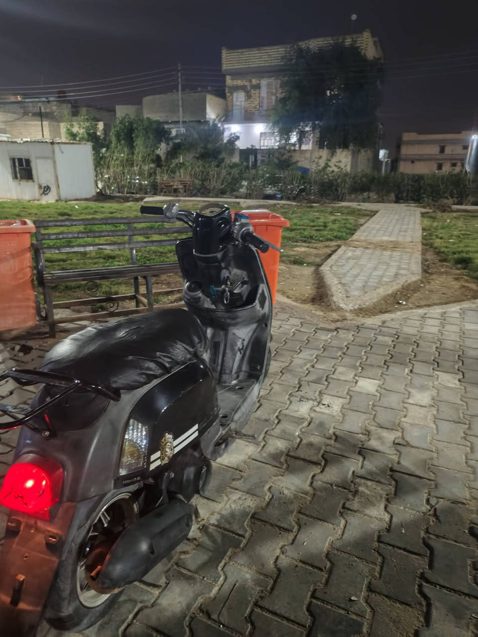 السلام عليكم ماكس بوليس دراجه بلاد مال رمبه ما مفتوحه ختم واحد عنواني البصرة التنومه السعر ٩٠٠ رقم الهاتف ***********
