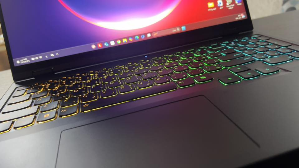 للبيع Lenovo Pro 5 

لابتوب معروف من اقوى الأجهزة بالسوق للكيمنك والشغل.
نظيف جدا واستخدام قليل ملحقاته كاملة (كارتونة وشاحنة الأصلية مع ماوس وكيبورد)

معالج Intel® Core™ i7-14650HX جيل 14 HX
كرت شاشة  NVIDA GEFORCE RTX 4060 
مضمن ويا كل تقنيات نيفيدا للذكاء الاصطناعي مثل DLSS و Reflex
شاشة 16 انش QHD 2K Plus تجي 240 Hz هرتز

رام DDR5 (16)
SSS 1 TB
منظومة التبريد: Coldfront 5.0  هجينة مدمج وياها ذكاء اصطناعي 
الجهاز جديد  كلش وبدون اي خدوش
السعر مليون و800 الف 
مكاني كربلاء
***********

