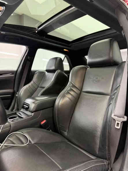 كرايسلر 2023 (Last call) 
المحرك : V8.SRT.6.400
اللون : كرزي  الرقم : بغداد 
العداد :29.000 الف فقط 
الموديل : 2023

المواصفات / اعلى فئه مواصفات خاصه رادار امامي 

محرك كير واير بشرط مامفتوح 
سيارة حيل نظيفة كلشي عل بلاد جديد 
سنوية هزة كلشي جديد مدفوع لـ
باسمي السنوية بشرط تحويل وغرامـة
سيارة مابيـها دينار مصرف كامل من كل نواحي
مكاني بغداد/ ***********
