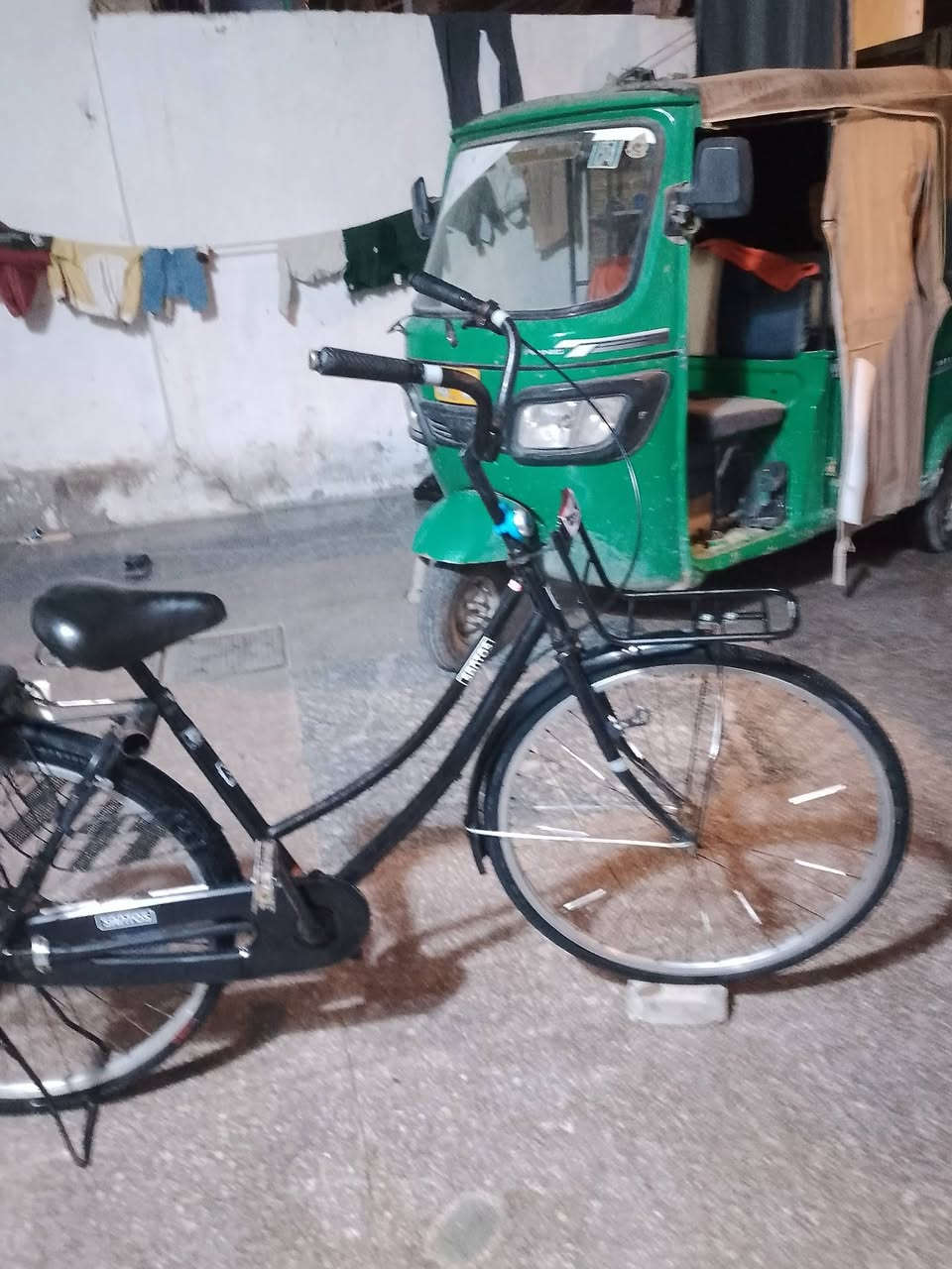 السلام عليكم للبيع بايسكل بصره من الداخلي  اريدك 60 وهذا الرقم***********
