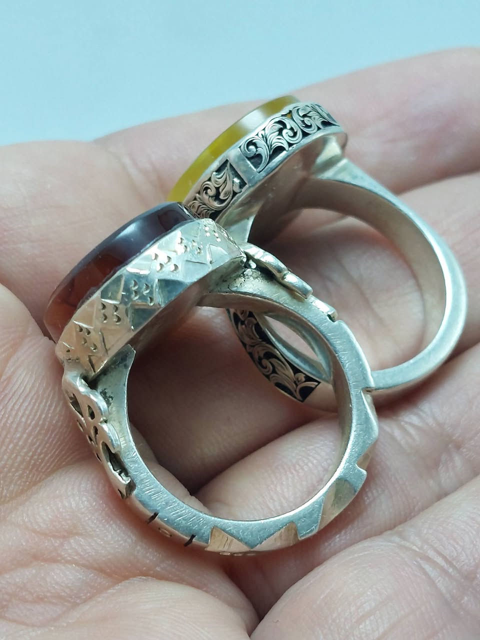 عقيق يماني احمر و اصفر شرف الشمس صياغات يدوية ثقيلة بغداد ***********
