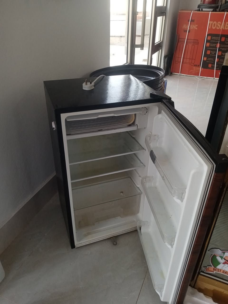 يوجد غراض جديد الاستفسار على هاذا الرقم ***********
