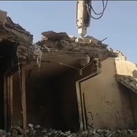 تفليش البيوت ورفع الانقاض  تفليش البنايات المرتفعة ورفع إلانقاض وقص لب...