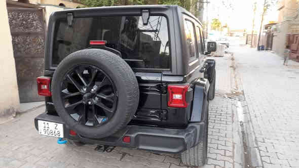 السياره  Jeep Wrangler 4Xe 2023 2.0L 4 plug-in
حجم المكينه : 2000 تيربو + هايبرد + بلكن شحن خارجي

القدرة الحصانية 375 حالة حال الهيمي 

الشحن يمشيك 30 ميل

المسافه المقطوعه : ٢٥ الف ميل     

حادثها طخه بالبنيد حسب ماموضح بالصور بعدها مامصلحه على وضعها من امريكا بيها ايرباك ستيرن ودشبول
           
رقم بغداد بعد مامسوي المعاملة حتى مباشر تترقم باسم المشتري

#المواصفات 

1.قماره تتفصخ اصير كشف
2.بصمه 
3.لوكير
4.كشافات 
6.شحن خارجي
7.بك لايت لد 
8. شاشه
9.سستم صوت دمام خلفي + امامي 
10.لايتات زنون هايلوجين
11.كشنات جلد اسود بلادي 
12.سقف اسود بلادي 
13. تحكم استرين
14. ويل حجم 20 سعر ٢٧٥ بيه مجال ***********اتصل
