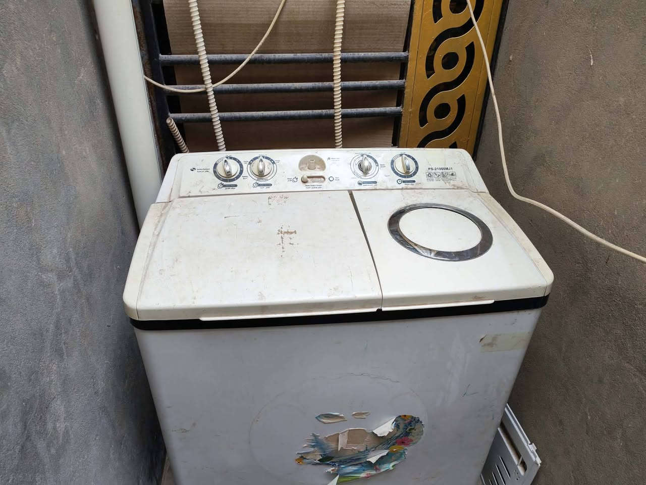 غسالة للبيع مستعمله السعر ٧٥ الف
للتواصل ***********
